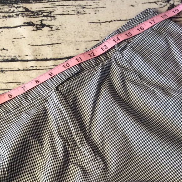 Larry Levine Woman Gingham Check Shorts - Picture 5 of 8